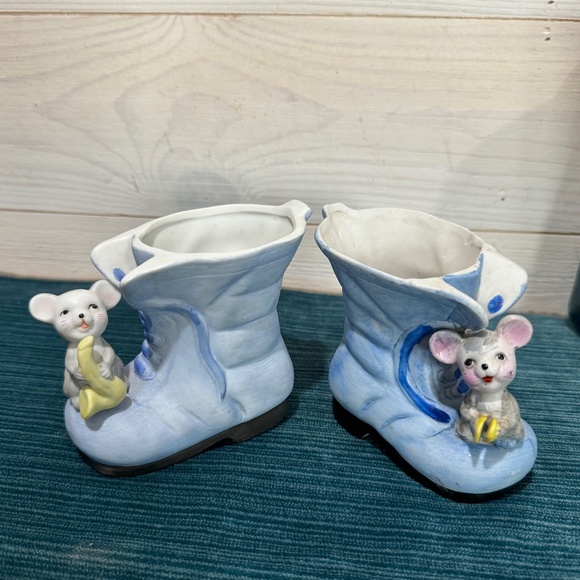 Vintage Planter Ceramic Blue Baby Boot with Baby Mice Made in Taiwan - Picture 5 of 10